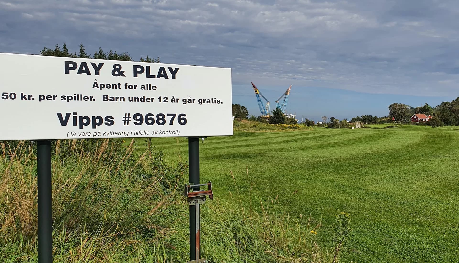 Pay & Play short course with 6 holes at Randaberg Golf Club for short game practice